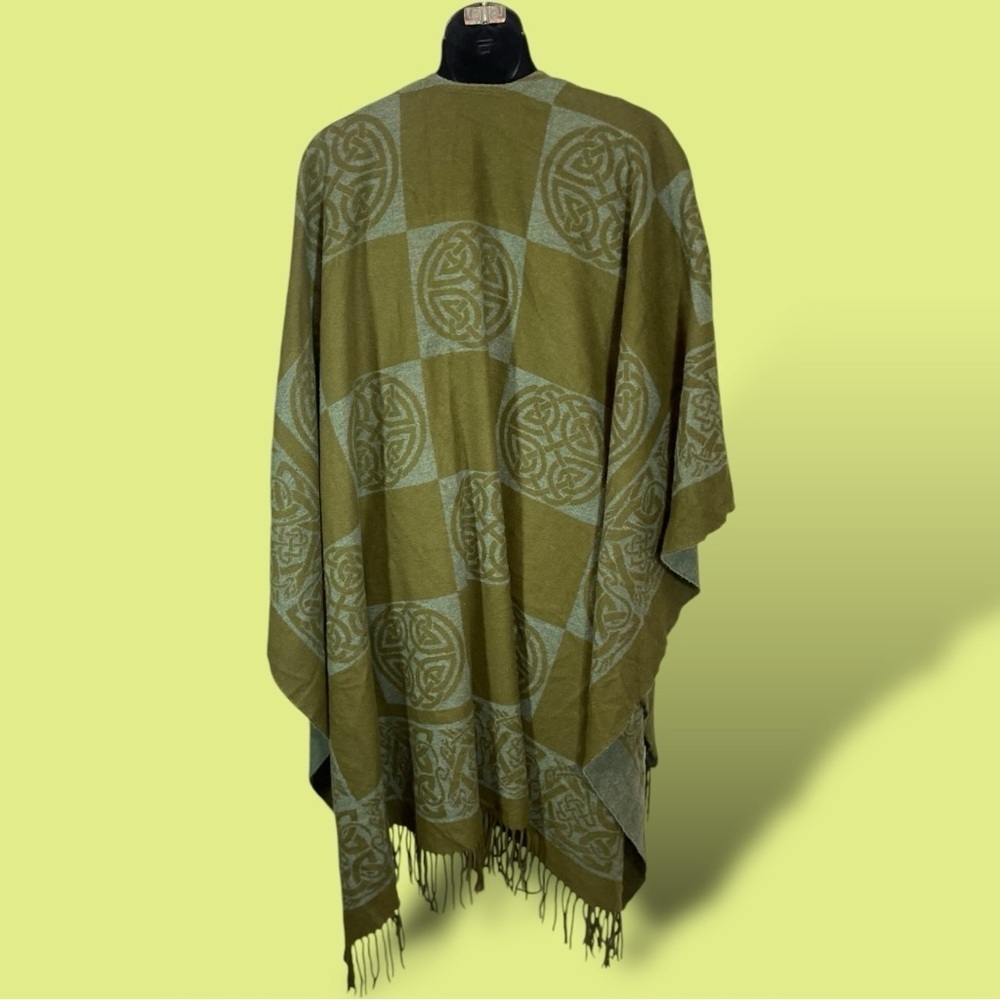 Jimmy Hourihan Fringed Shawl with Celtic Motif Boru Irish Wrap Muti Green - Picture 9 of 14